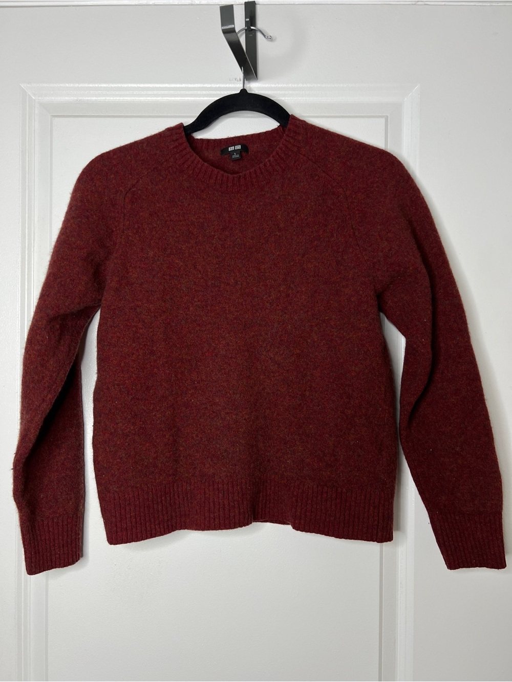 Uniqlo 100% Wool Crewneck Sweater Red Size Large Runs Small